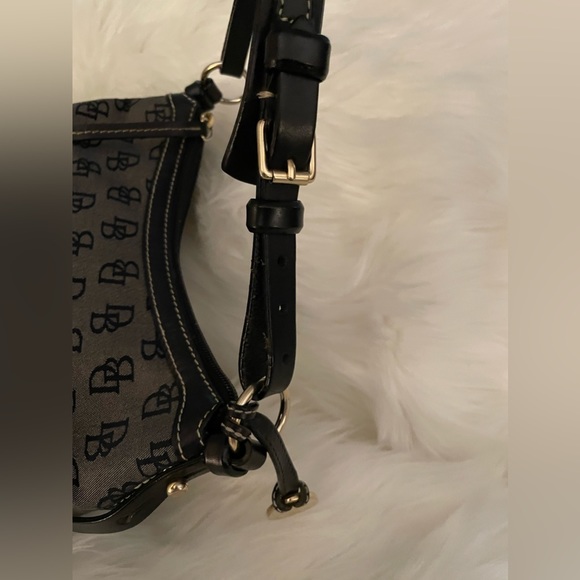 Dooney & Bourke with authenticity papers - Picture 12 of 15